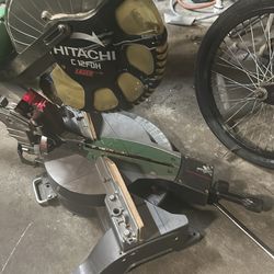 Hitachi laser saw