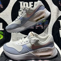 NIKE AIRMAX WOMENS SHOES  SIZE 9 BRAND NEW 