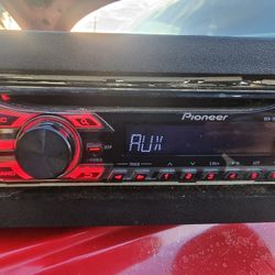 Pioneer Estereo Aux,cd,radio