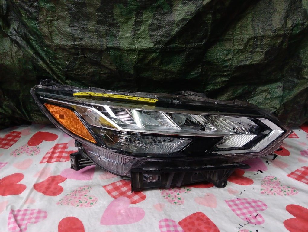 24-25 Nissan Sentra Right Headlight With Computer