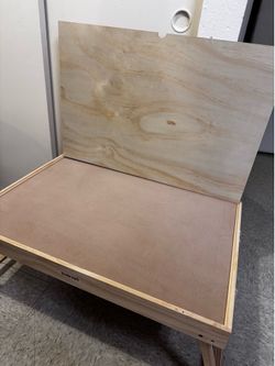 Puzzle table w/ foldable legs