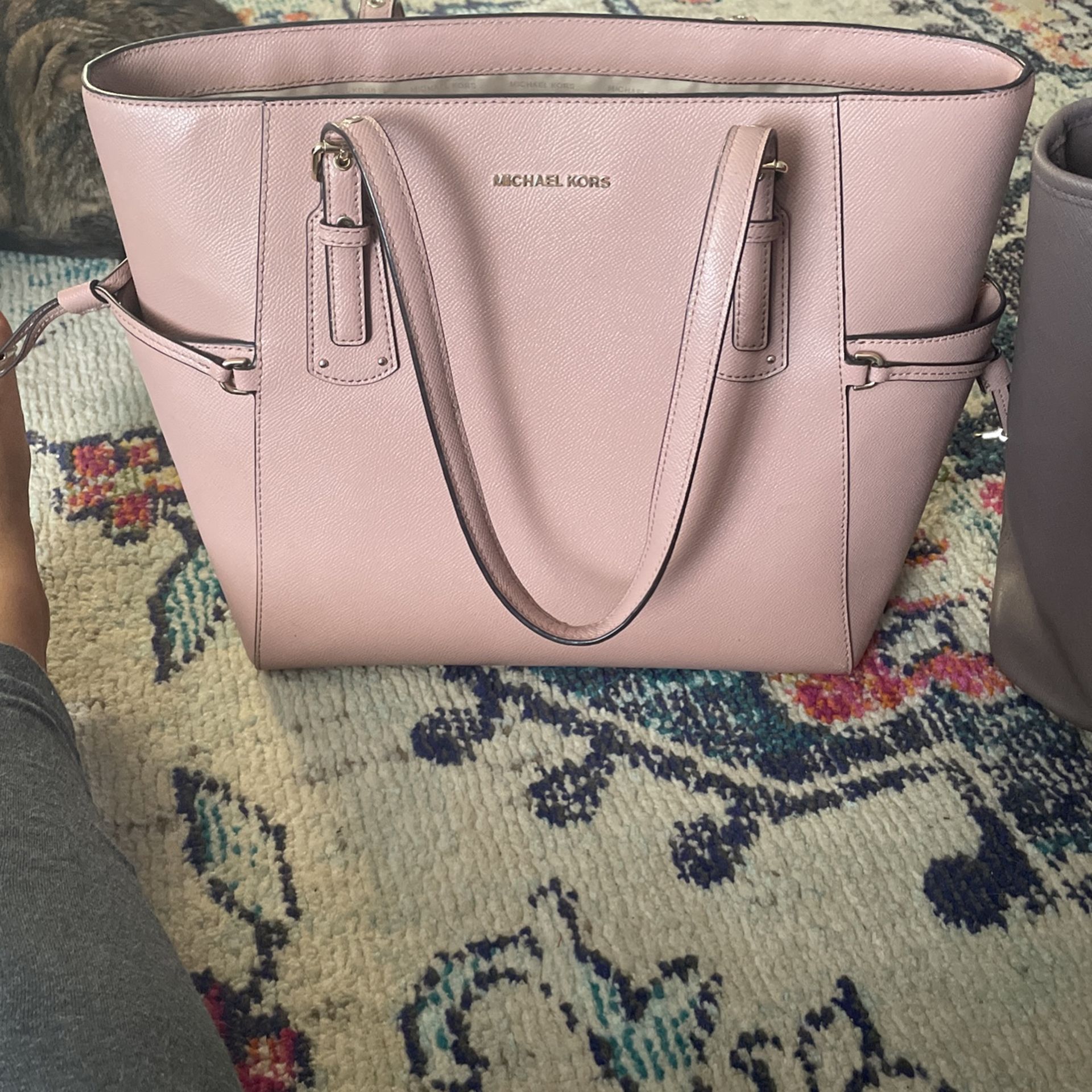 Micheal Kors Hand Bags