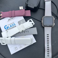 Fitbit Versa (rose gold) With Bands