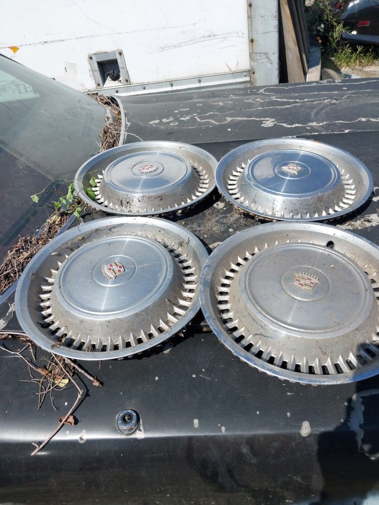 1976 Cadillac Hub Caps And Matts