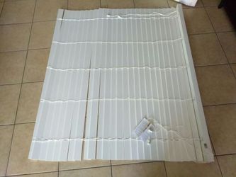 Cortina para ventana 54"1/2×46 es blanca José mete la claridad tengo dos medidas