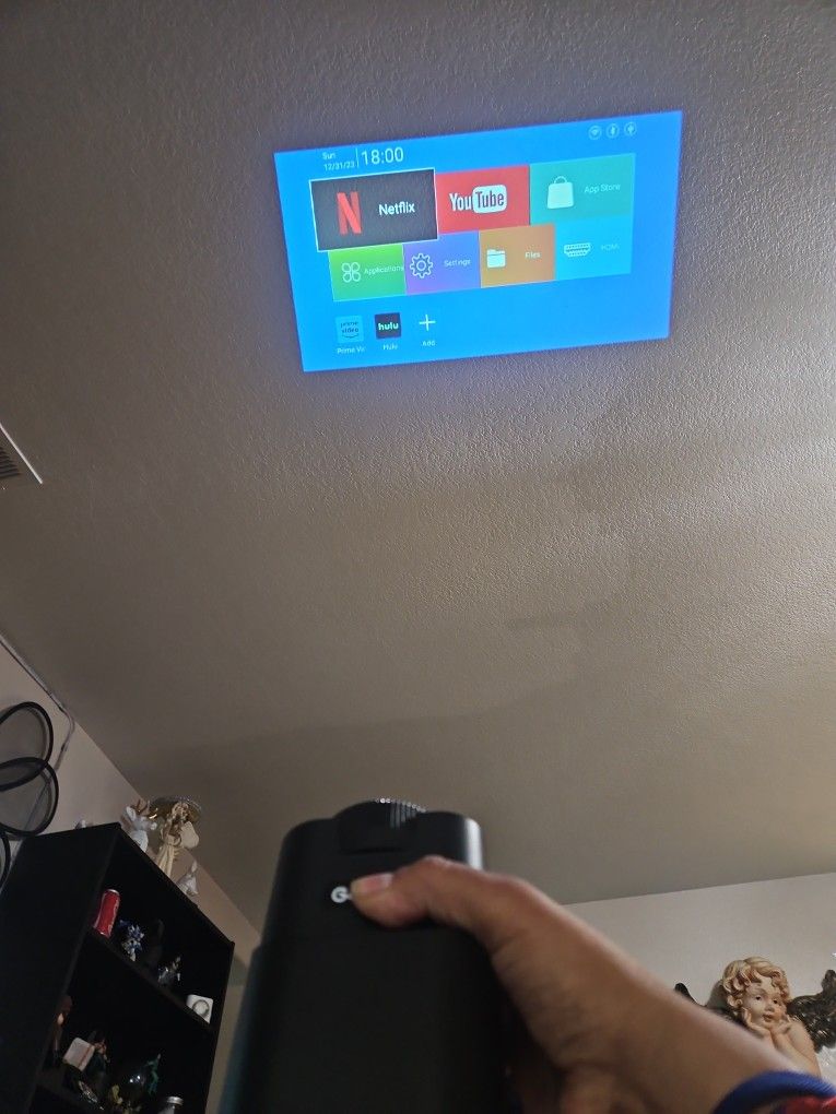 GAIMOO HD ULTRA HIGH DYNAMIC PROJECTOR