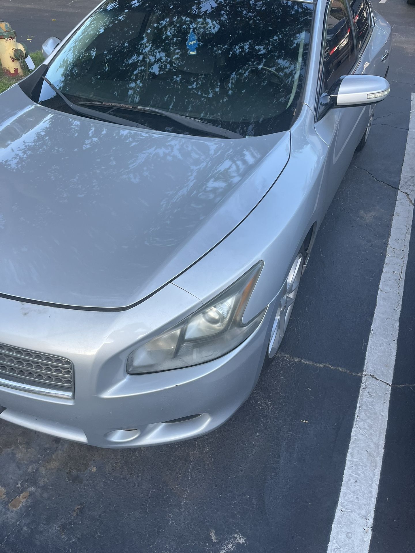 Nissan maxima