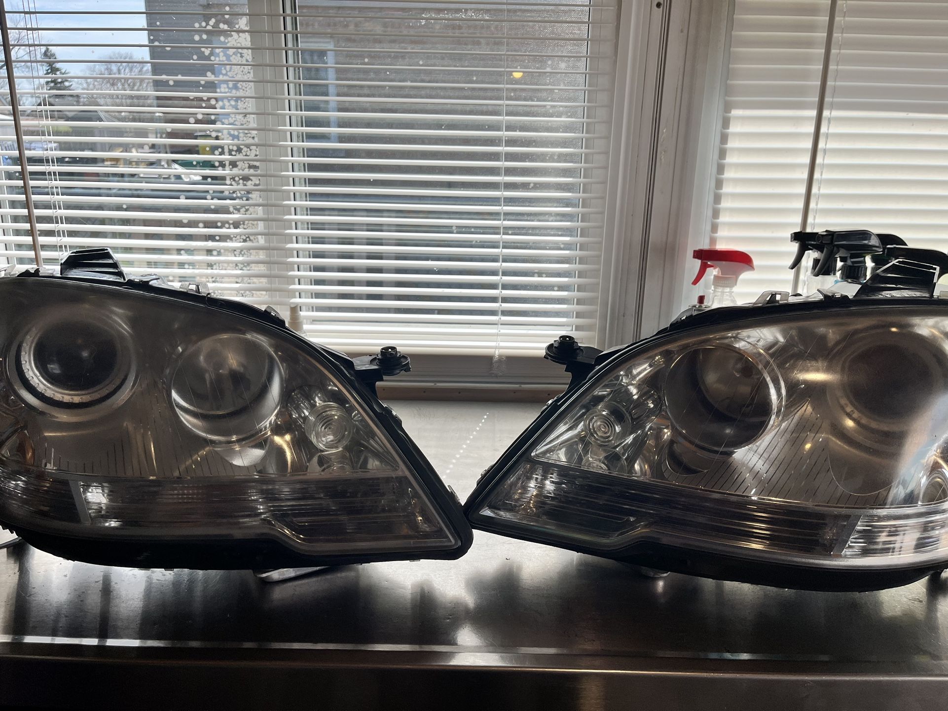 2011 Mercedes ML350 Headlights