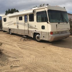 There Is Nothing Wrong With This Motor Home Trying To Get If Off My Hands For A  Good Price.