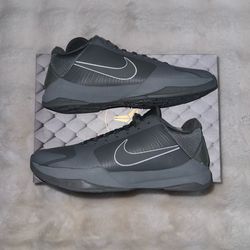 Kobe 5 Fade to black size 8 Mens