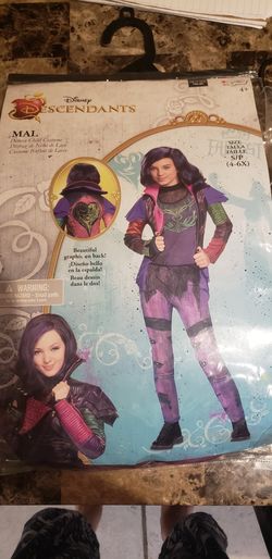 Descendants costume size 4-6x