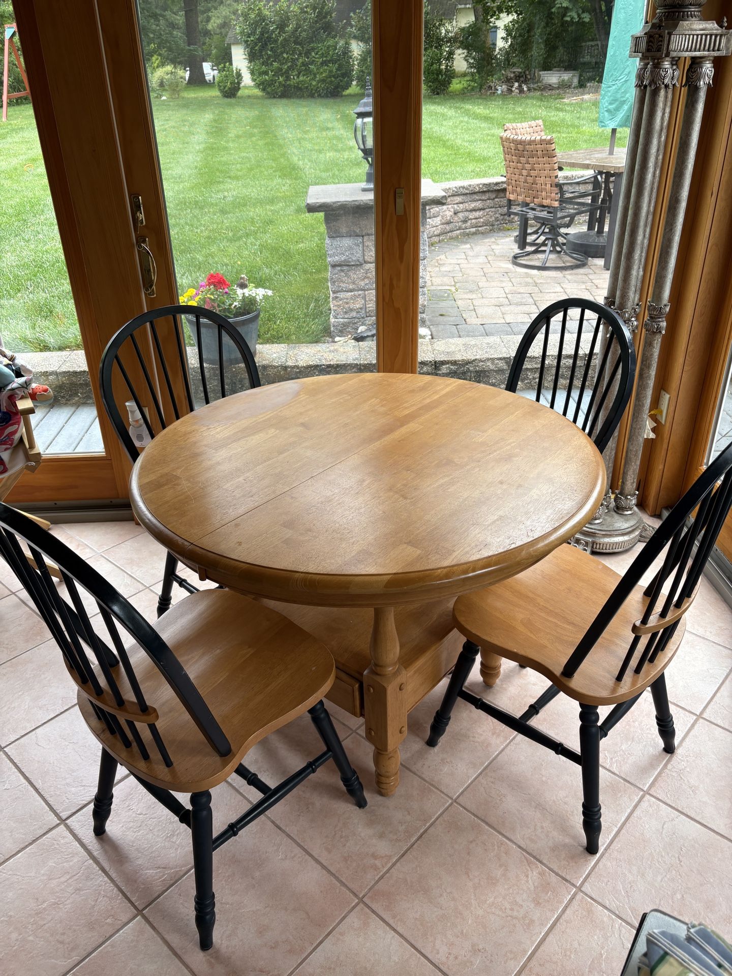 Kitchen / Dining Table & Chairs
