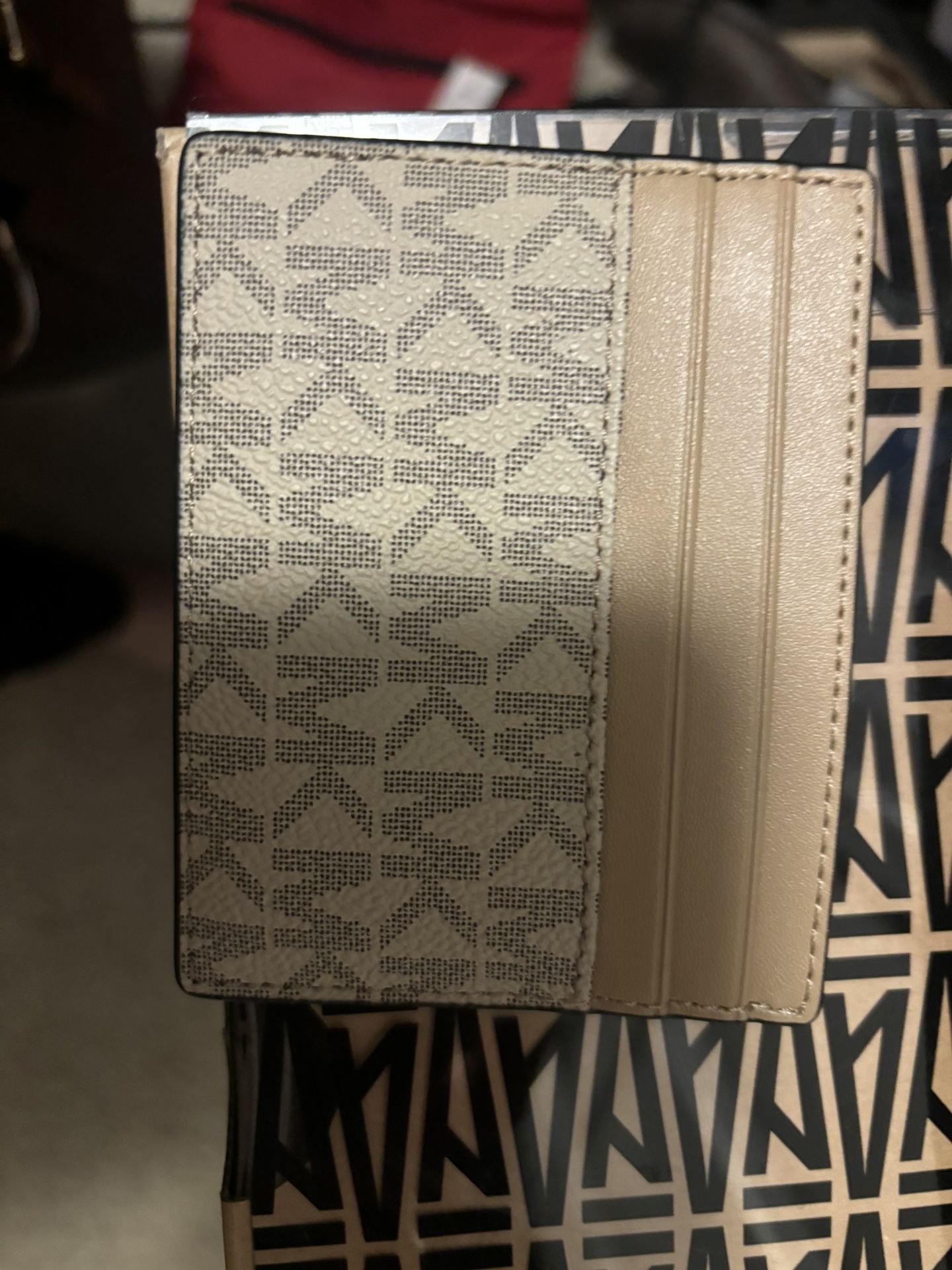 Small Men’s Wallet