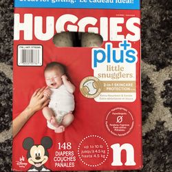 Huggies New Born 148 Diapers 