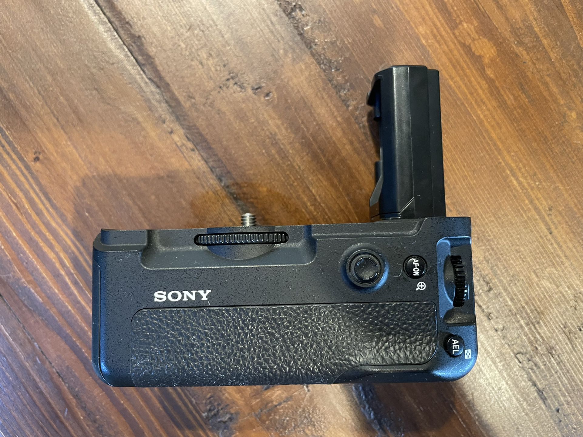 Sony VG-3CEM Vertical Grip for A7R III