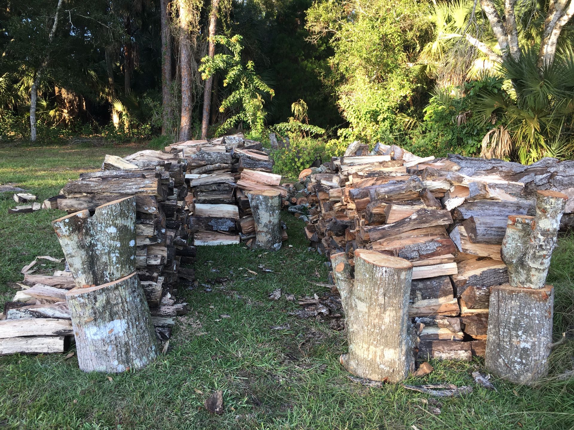 Split seasoned oak firewood for sale