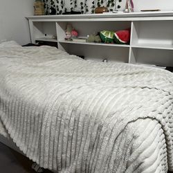 Kids bed & Dresser Combo