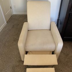 Nobel Home Furnishings Reclining Cream Chair! 