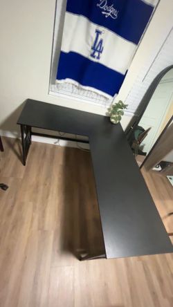 L desk