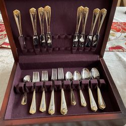 Cambridge Gold On Silver Place Setting For 8 People 