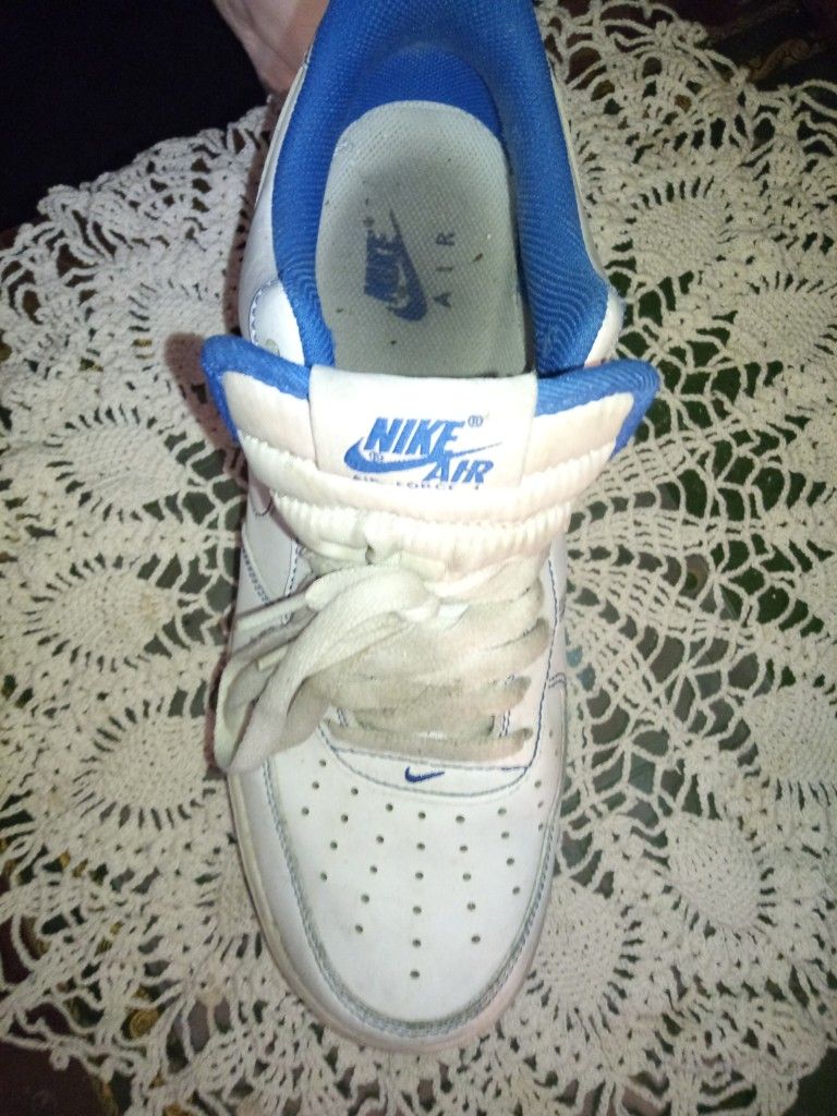 BlueWhite NikeAir force1 made fabric in vietnam 02'DEC Swoosh 9.5 shoe - $15 (Roseland, IN)

