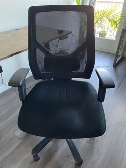 Ergonomic Office Chair With Adjustable Hand Rests