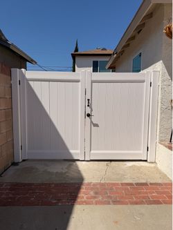 Vinyl gates
