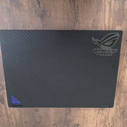 Asus ROG Flow X13 2023 Ryzen 7940HS Nvidia 4060 2TB SSD 16GB RAM