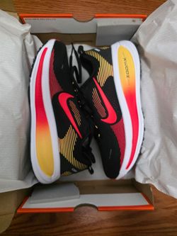 (Price Firm) Nike Vomero 18 Men's Size 8 Wide 2E