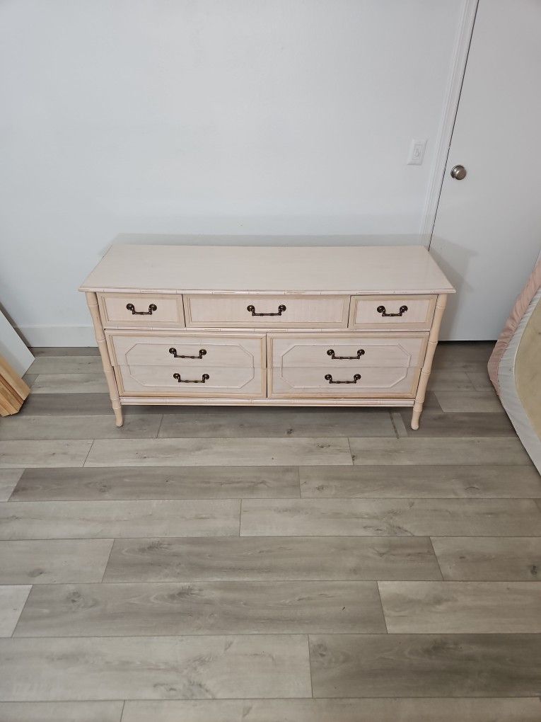 Dresser And Nightstand Combo