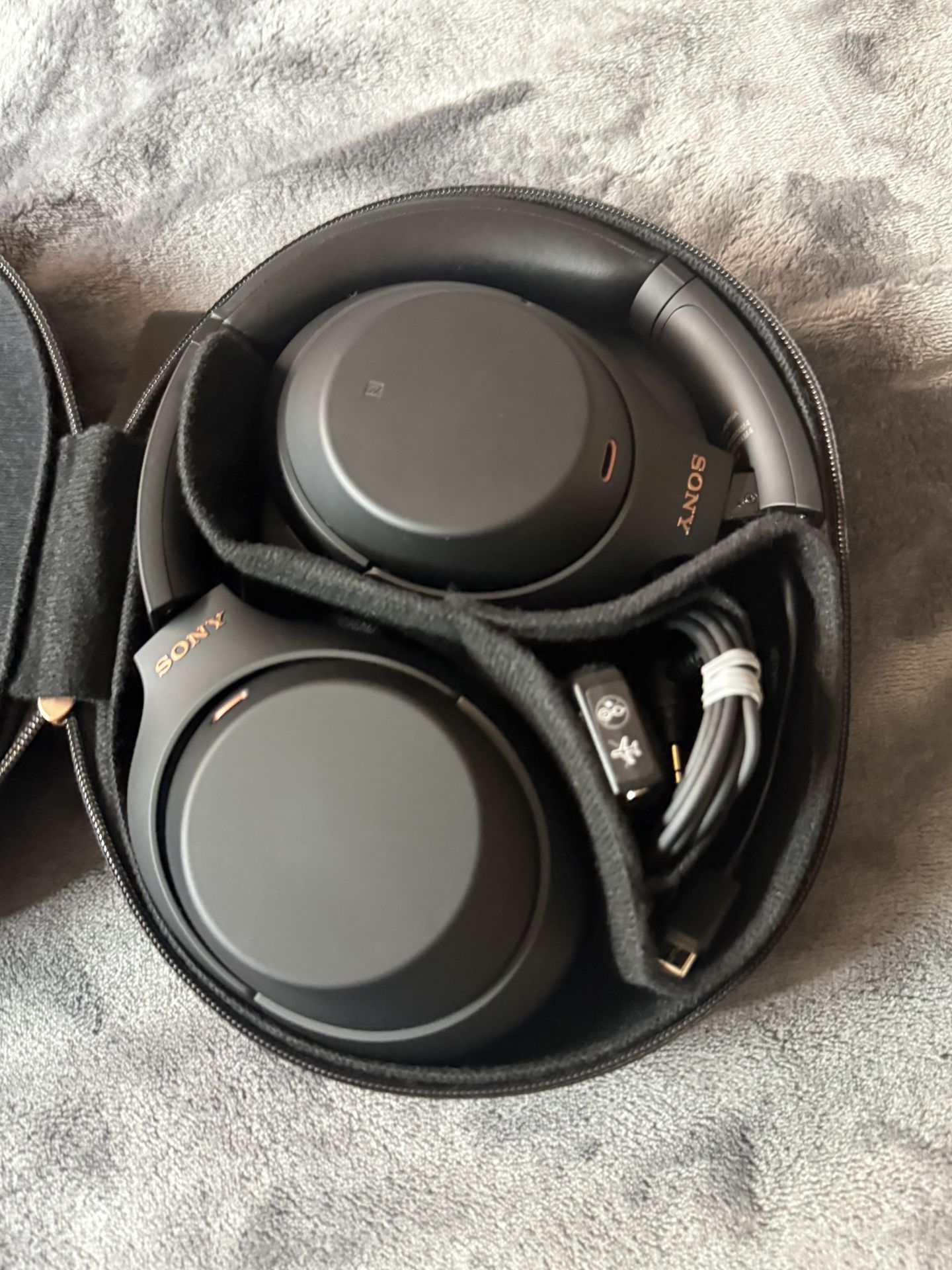 Sony XM4 Headphones
