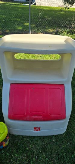 Step 2 Kids Plastic Toy Storage Box