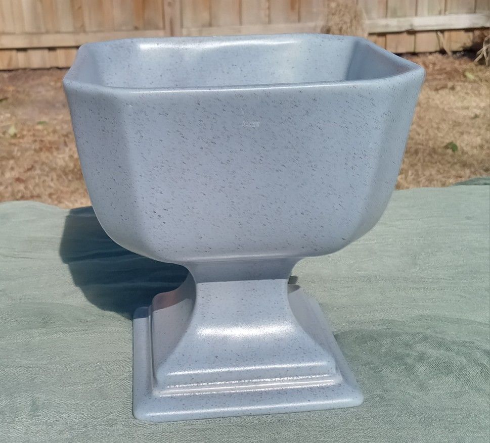 8" Vintage ROYAL HAEGER POTTERY Blue Planter
