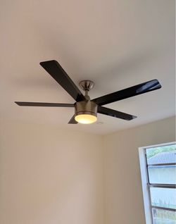 Modern Ceiling Fan w Remote Control