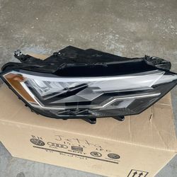 19-20-21-22-23 VW Jetta Passenger Side Headlight OEM Used