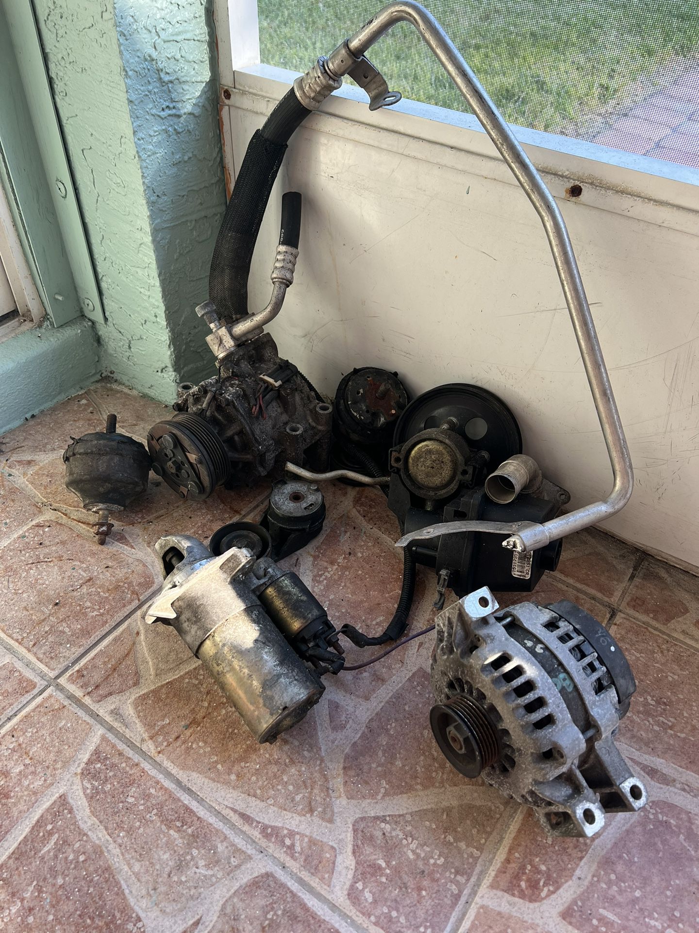 Engine Pieces For Chevy Trailblazer/Isuzu Ascender/GMC  