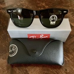 New RayBan Wayfarer Classic Sunglasses With Original RayBan Packaging