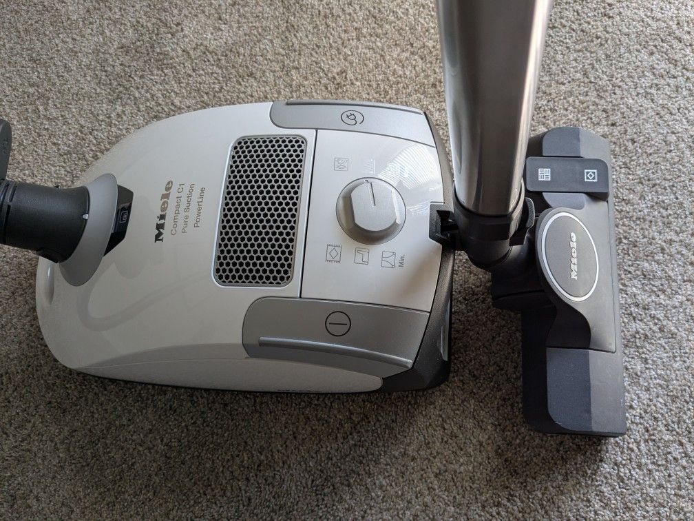 Miele Compact C1 Canister Vacuum