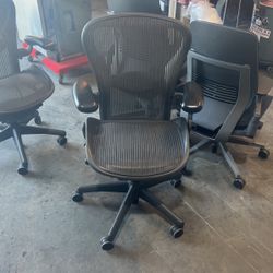 Gray and black Aeron chair