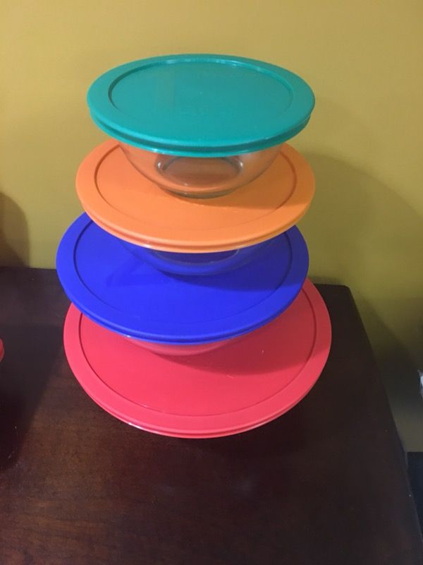 4 bowl Set Pyrex glassware, Used, great condition 1Qt, 1.5qt, 2.5qt, 4qt