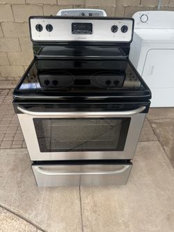 Frigidaire electric stove - oven range glass top