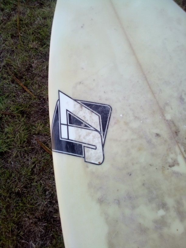 80$ J-7 Short Board, Tri Fin Configuration