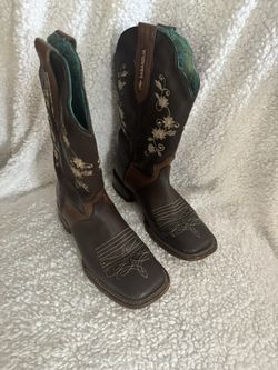 Women boots