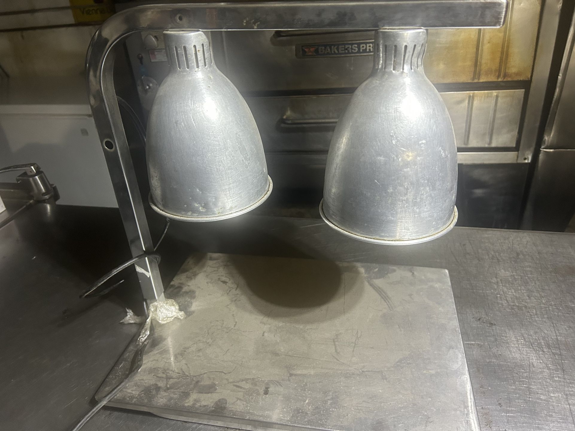 Carving station With lights