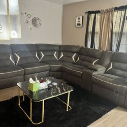 6 Seater Recliner Couch With Charger Port