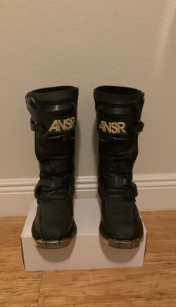 Youth motocross boots size 4