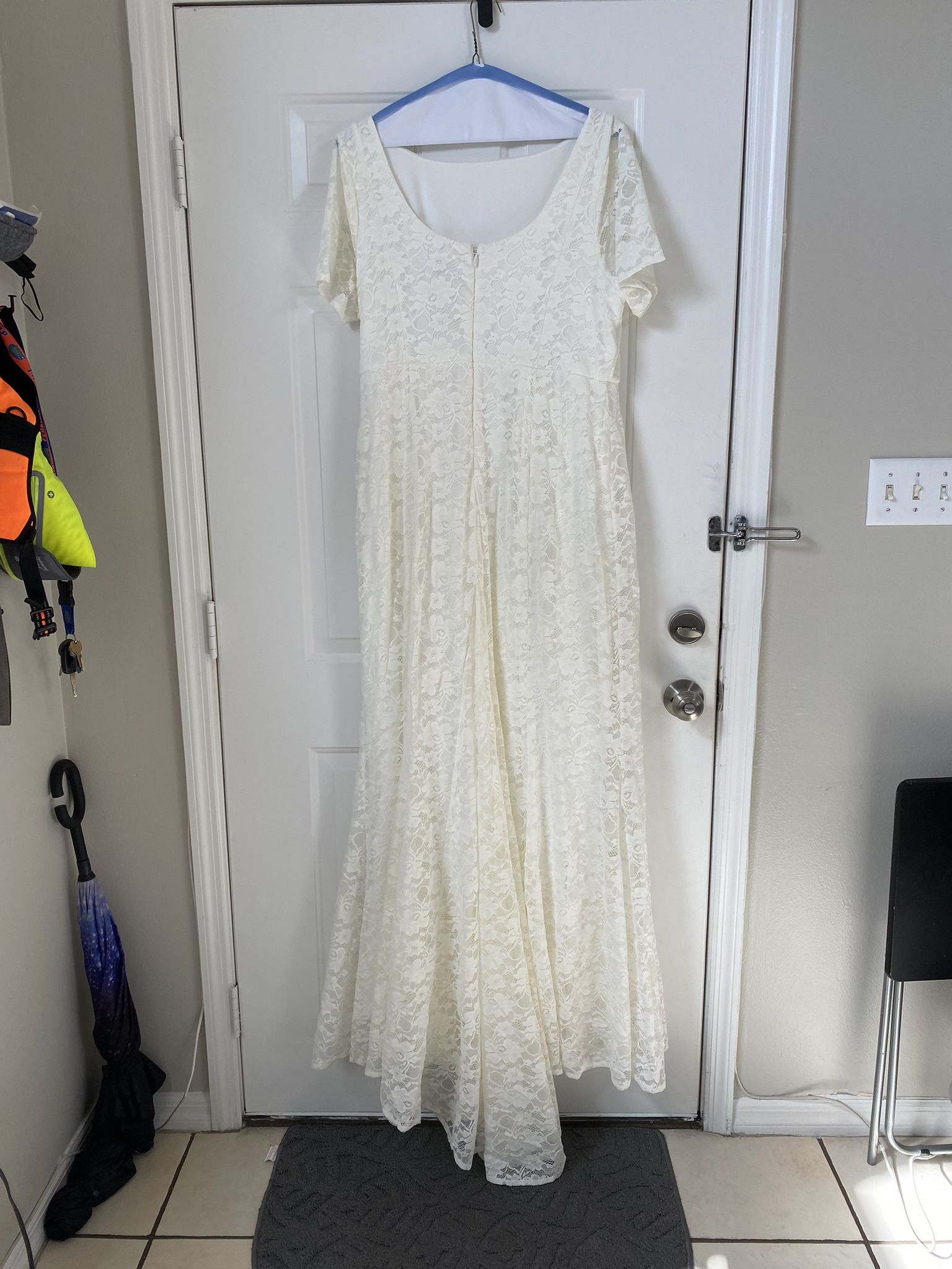 Torrid Wedding Dress, Off White, Size 20