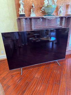 Samsung 82” TV QN82Q65FNB