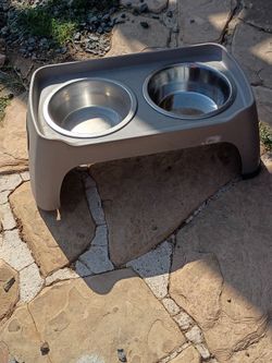 Elevated Pet Bowl Stand