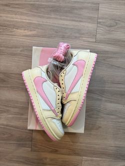 Size 6.5 women jordan 1 low